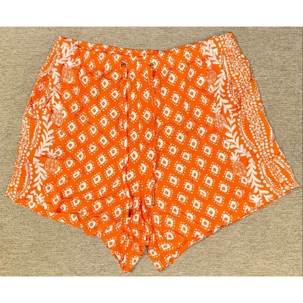 Lilly Pulitzer Croix High Rise Shorts featuring the Flamingo Feather Harbour Vie